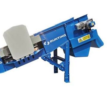 Metal detector conveyor